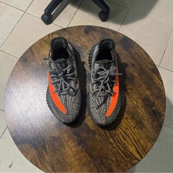Yeezy sneakers boost 350 V2 - Picture 3 of 4